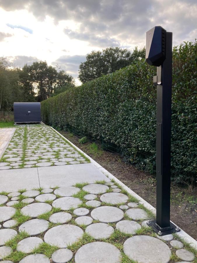 Shelter Villa Zutendaal Eksteriør billede